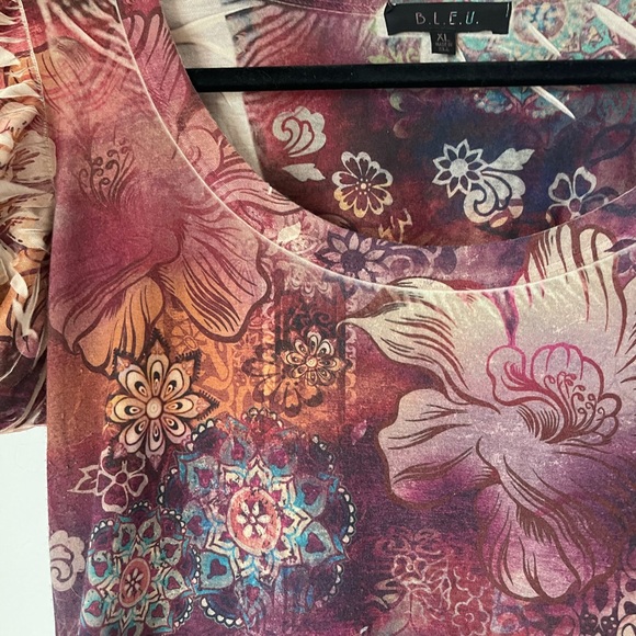 Floral & Rhinestone Shirt - Picture 5 of 7